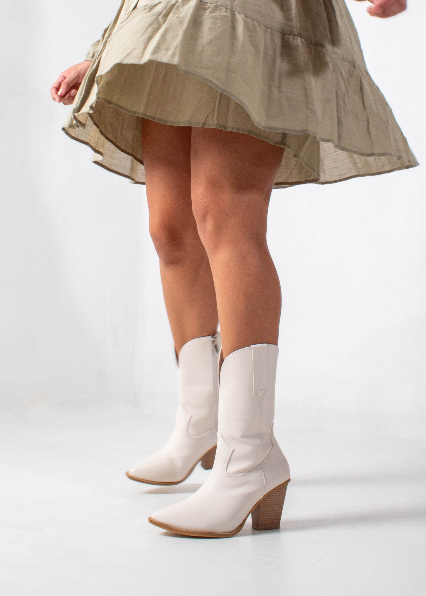 Tessa Off White