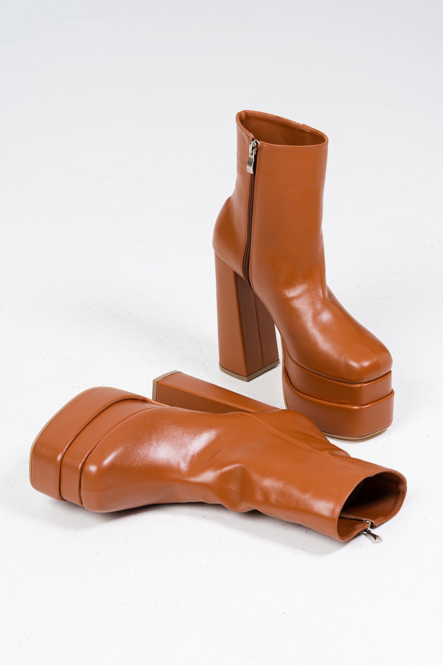 Laska Camel